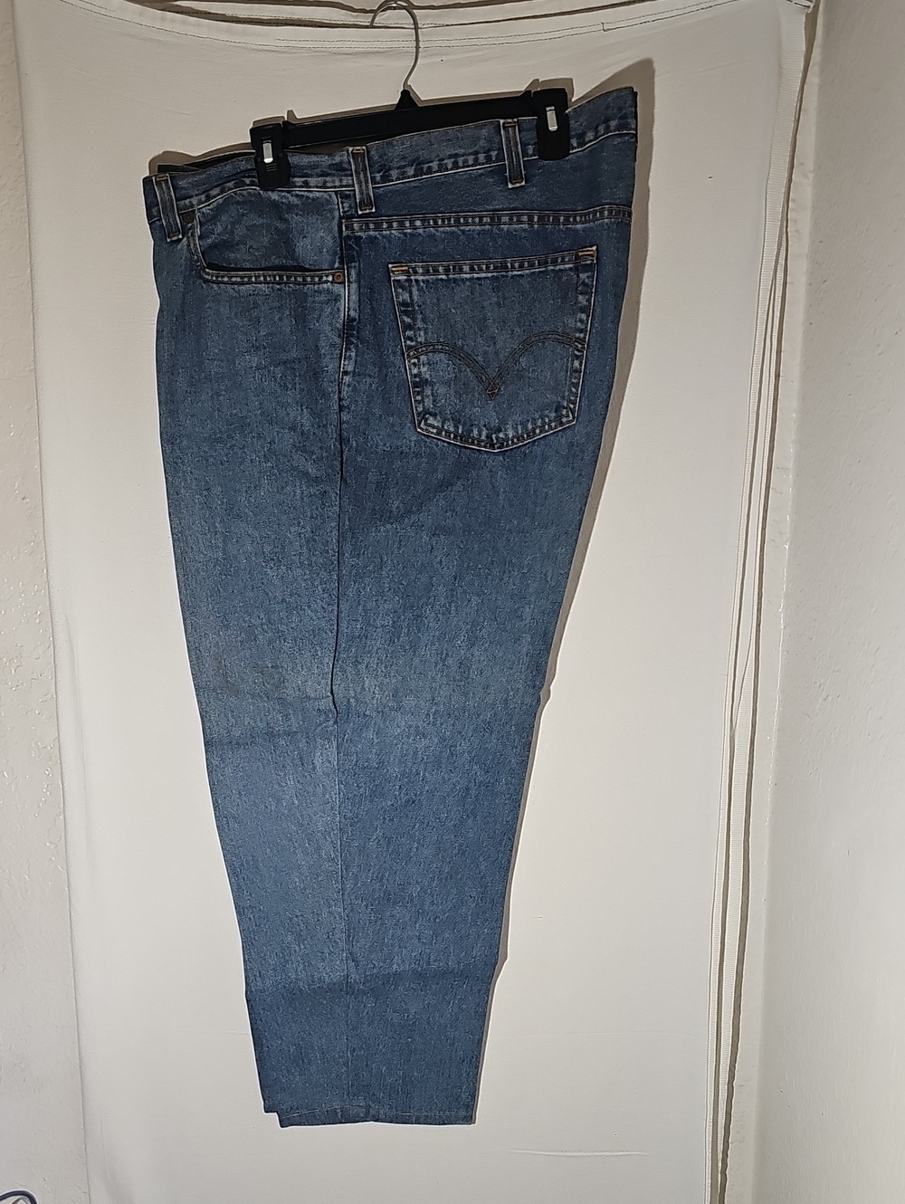 Levi's Men's Straight Jeans in Medium Blue Denim